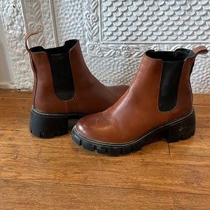 Steve Madden size 7 1/2.